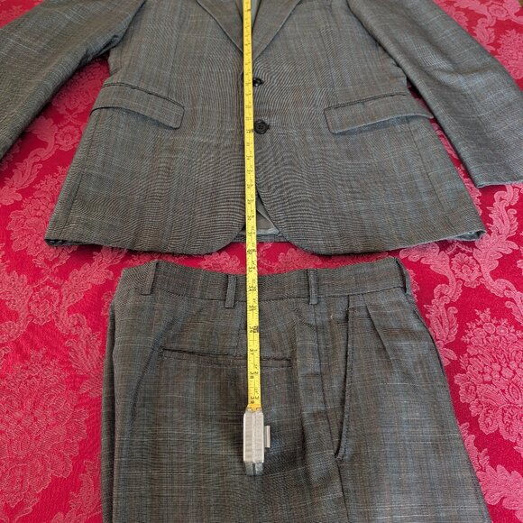Vintage 80's Light Grey 2Pc Suit. Single owner, great condition. - Picture 2 of 5